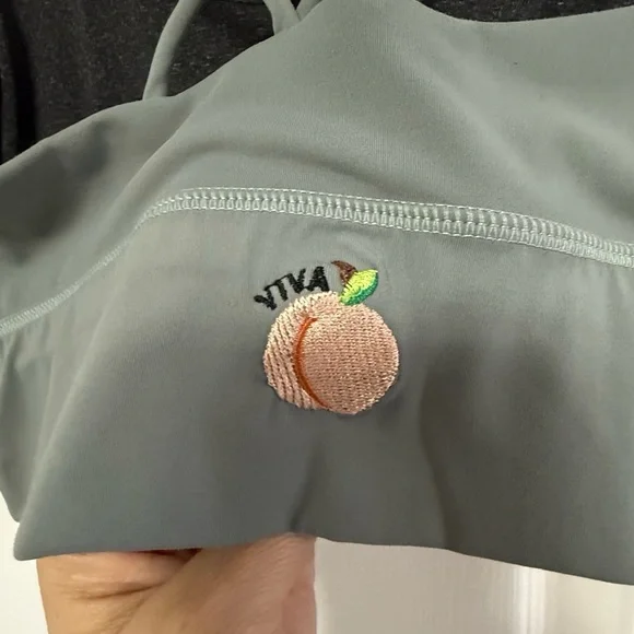 Two-Piece Gray Activewear Set | High-Waisted Leggings & Sports Bra like new - Picture 9 of 14